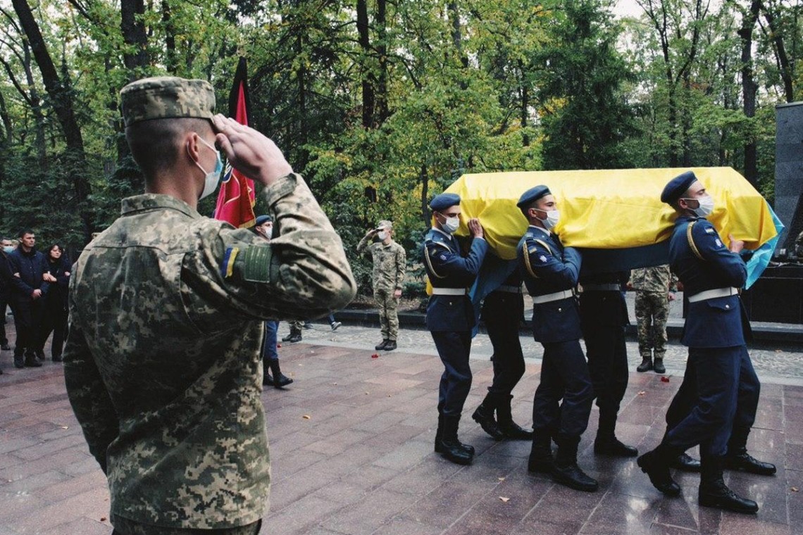 Президент нагородив медалями "За військову службу Україні" загиблий екіпаж літака Ан-26